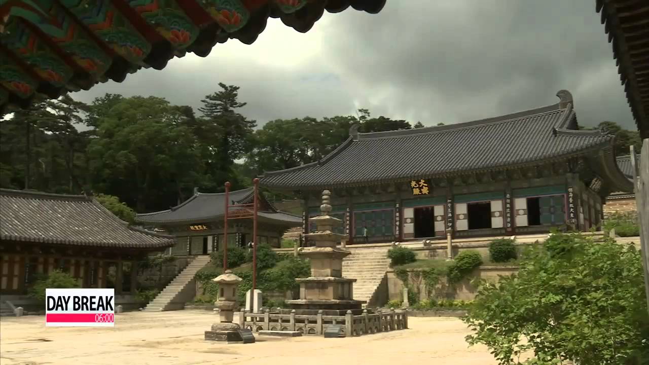 Temple stay programs in Korea adapt to changes in society