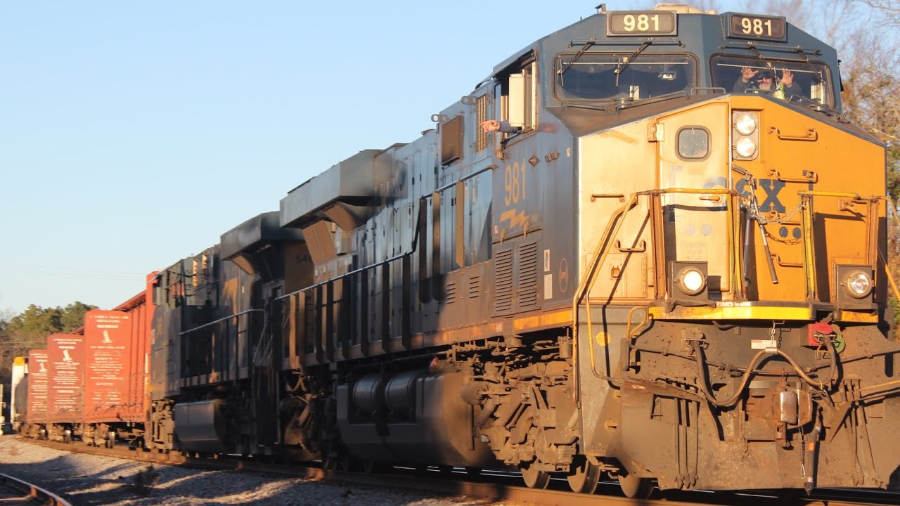 CSX L619 in Aberdeen, NC with CSX 5461 trailing!