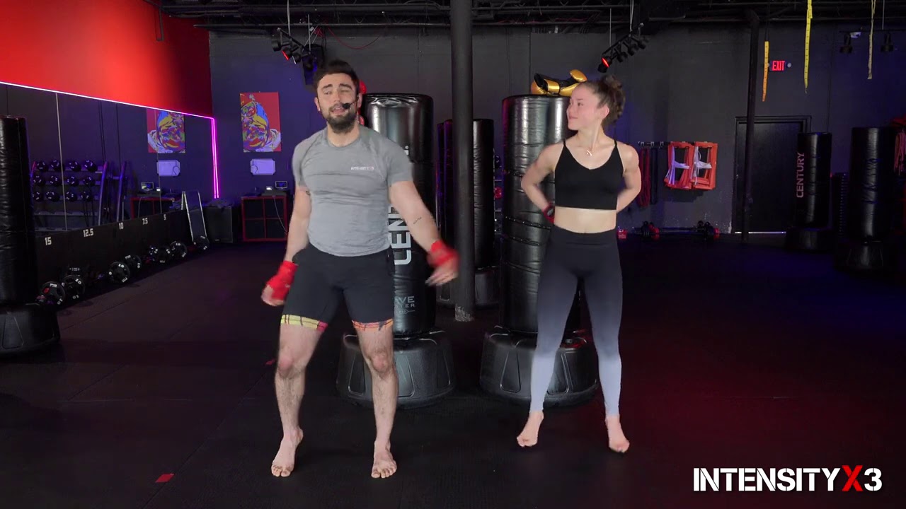 KICKBOXING & STRENGTH Workout with Coach Damian! (7/8)