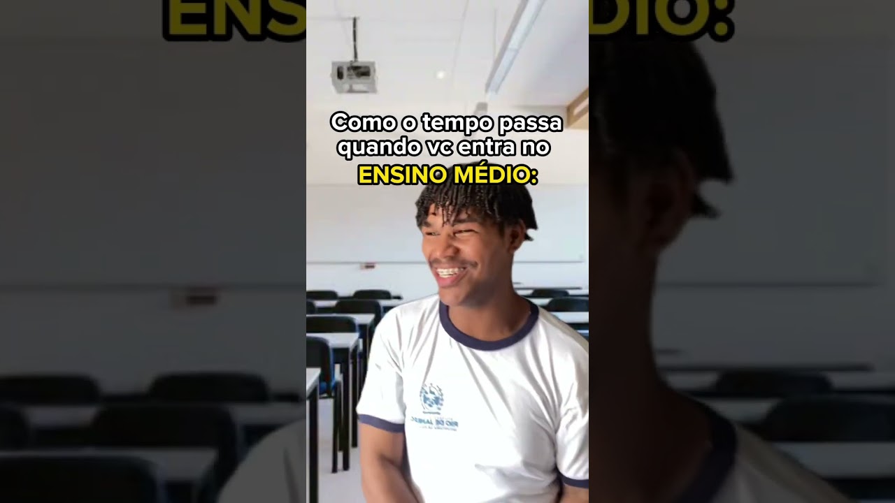 Como o tempo passa quando vc est&aacute; no ensino fundamental Vs no ensino m&eacute;dio: kakakakak #shorts