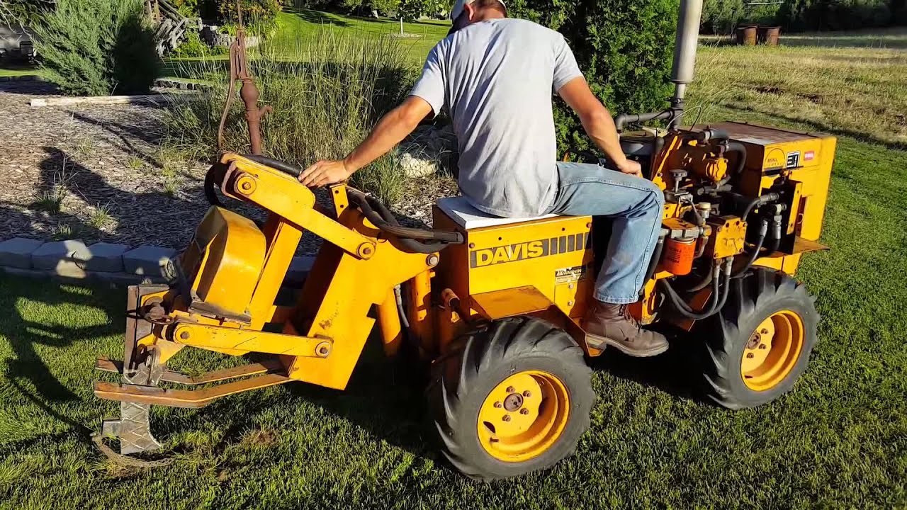 J I Case, Davis Mini-Sneaker Vibratory Plow