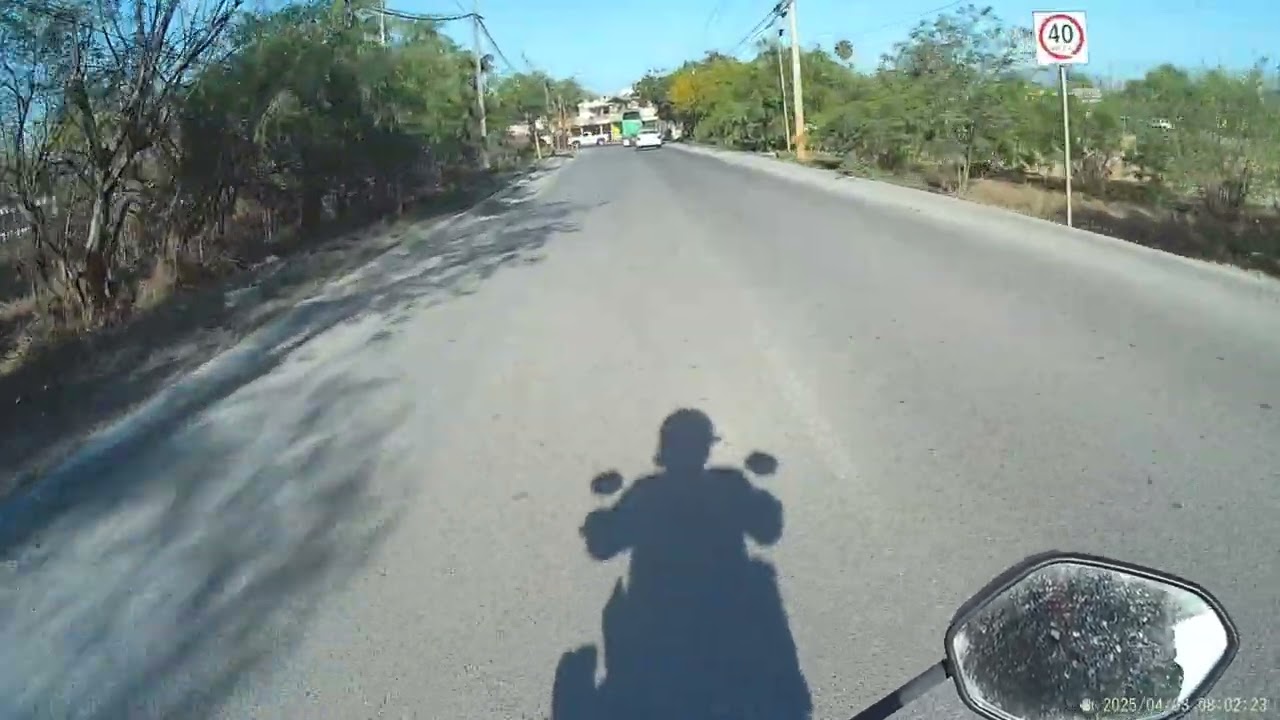 Atravesando el centro de Apodaca, NL. CB300F