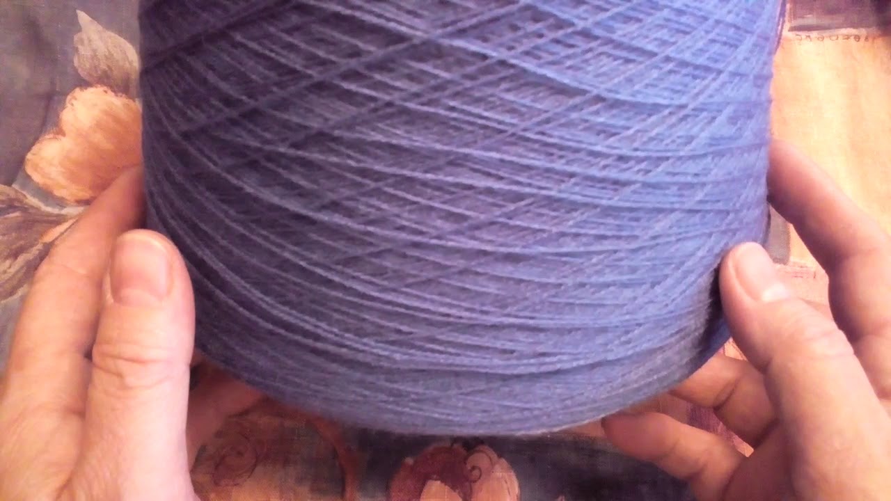 Получила посылку из магазина кавказской пряжи. Хомяк ликует .