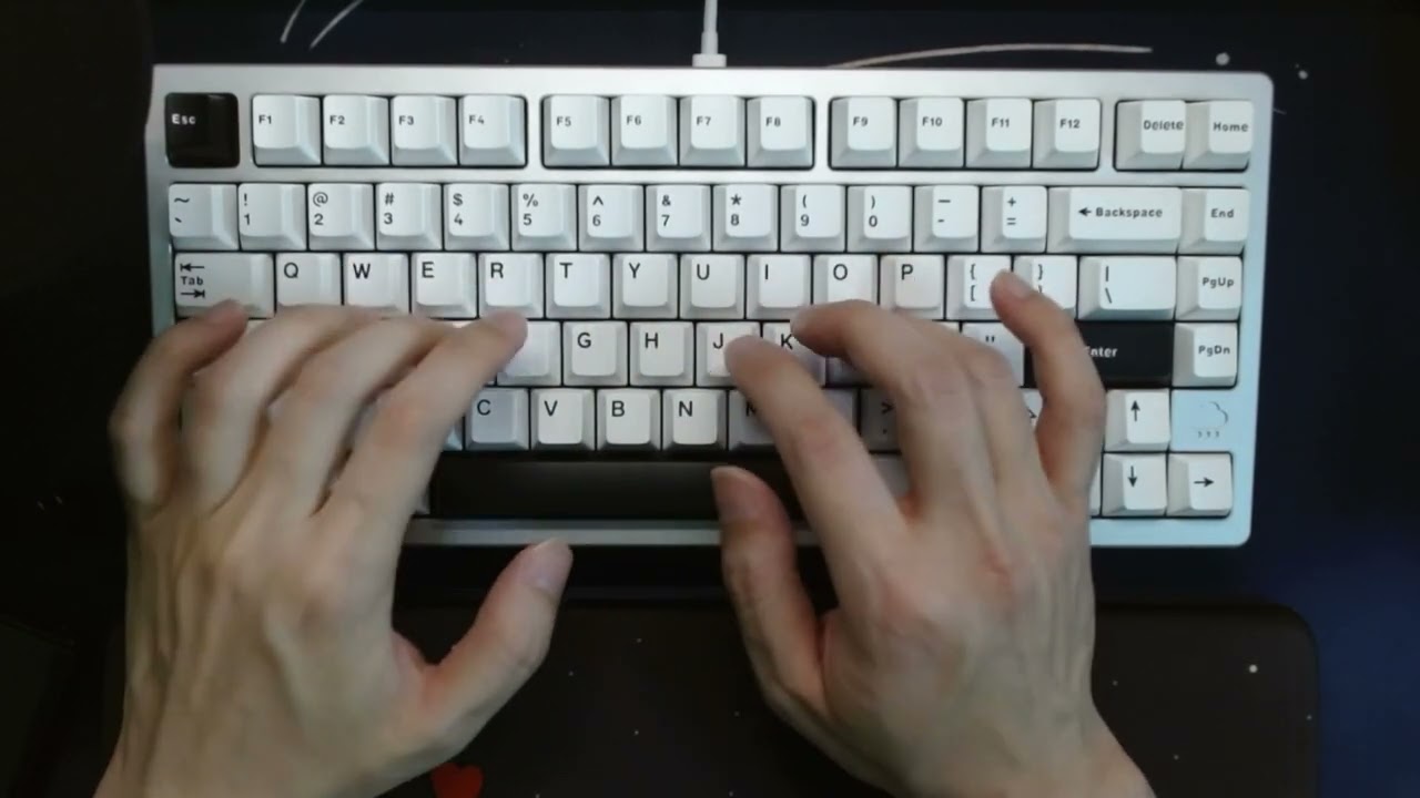 Rainy75 Pro (FR4 plate) vs Rainy75 (PP plate) sound comparison