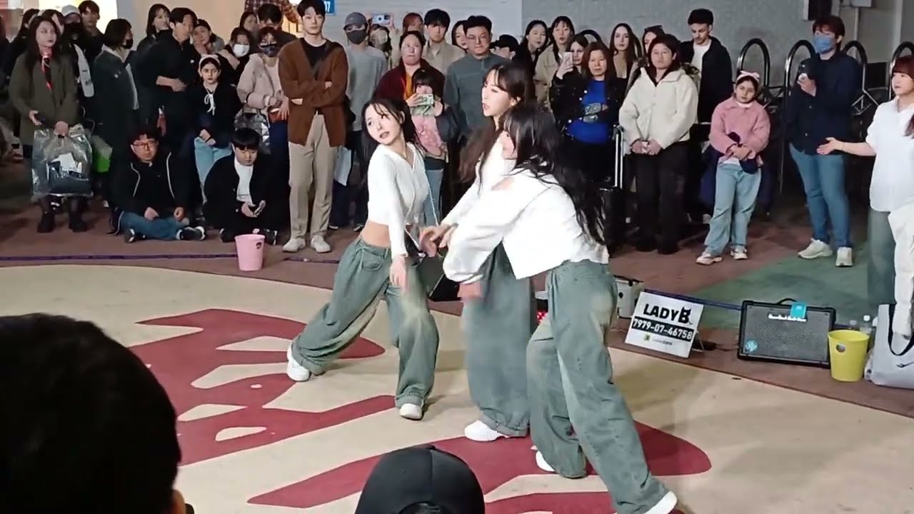 [Hearts2Hearts - The Chase] Hongdae busking 홍대버스킹 #레이디비 #LadyB 250322