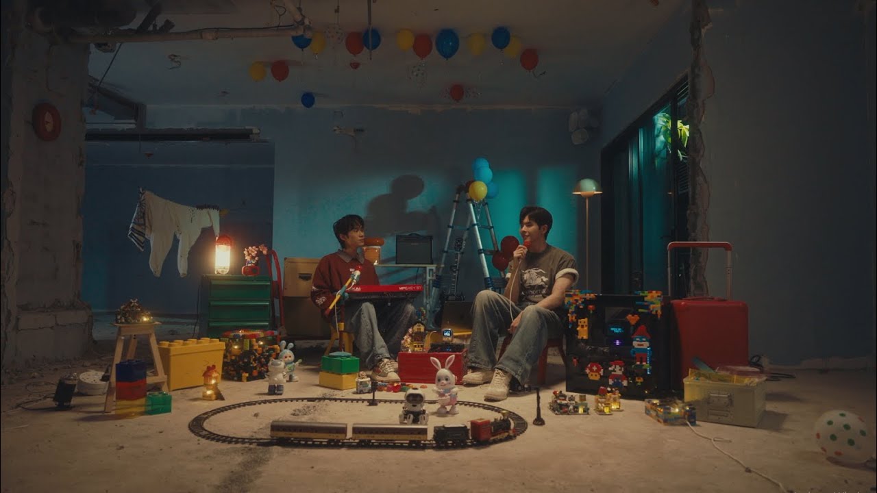 X&Aacute;CH VALI TRỞ VỀ NH&Agrave; - DENIS DANG x NGUYỄN THƯƠNG (OFFICIAL MUSIC VIDEO)