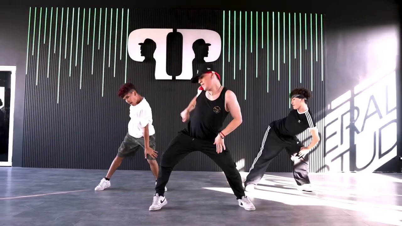 YOSHI - ARCANGEL, DE LA GHETTO, JOWELL Y RANDY - ANDRU COREOGRAPHY