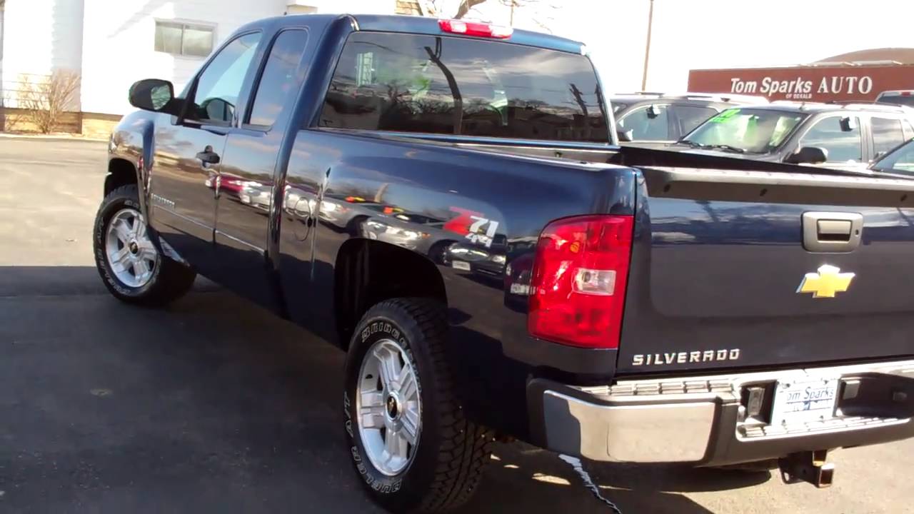 2008 Chevrolet Silverado Lt 4 door ext cab 4x4 truck Dekalb IL near Rockford IL.