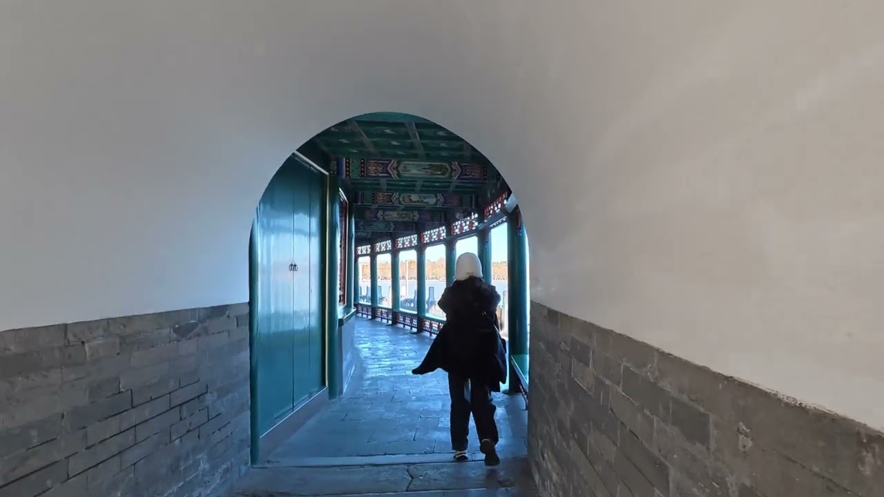 Beijing's Soft Light: Jingshan and Beihai Park, Dajiang Hutong & Shichahai Sunset Glow - Dec 2025