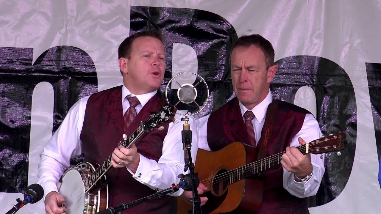 The Spinney Brothers - Digging In The Ground