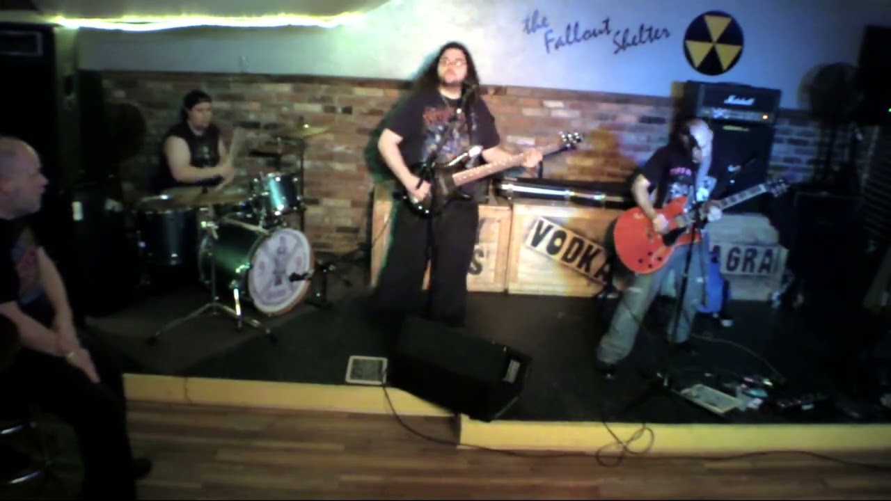 Phantom Railway   Quicksand live at Fallout Shelter