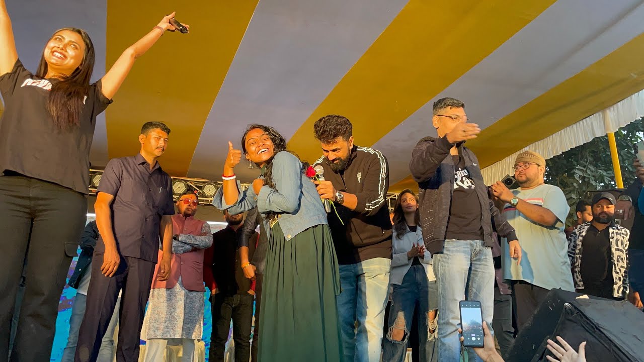 Dev দার সাথে দেখা করতে পেরে এক মহিলা ভক্ত প্রায় অজ্ঞান হয়ে গেলো 😱Exclusive Video|Raiganj University