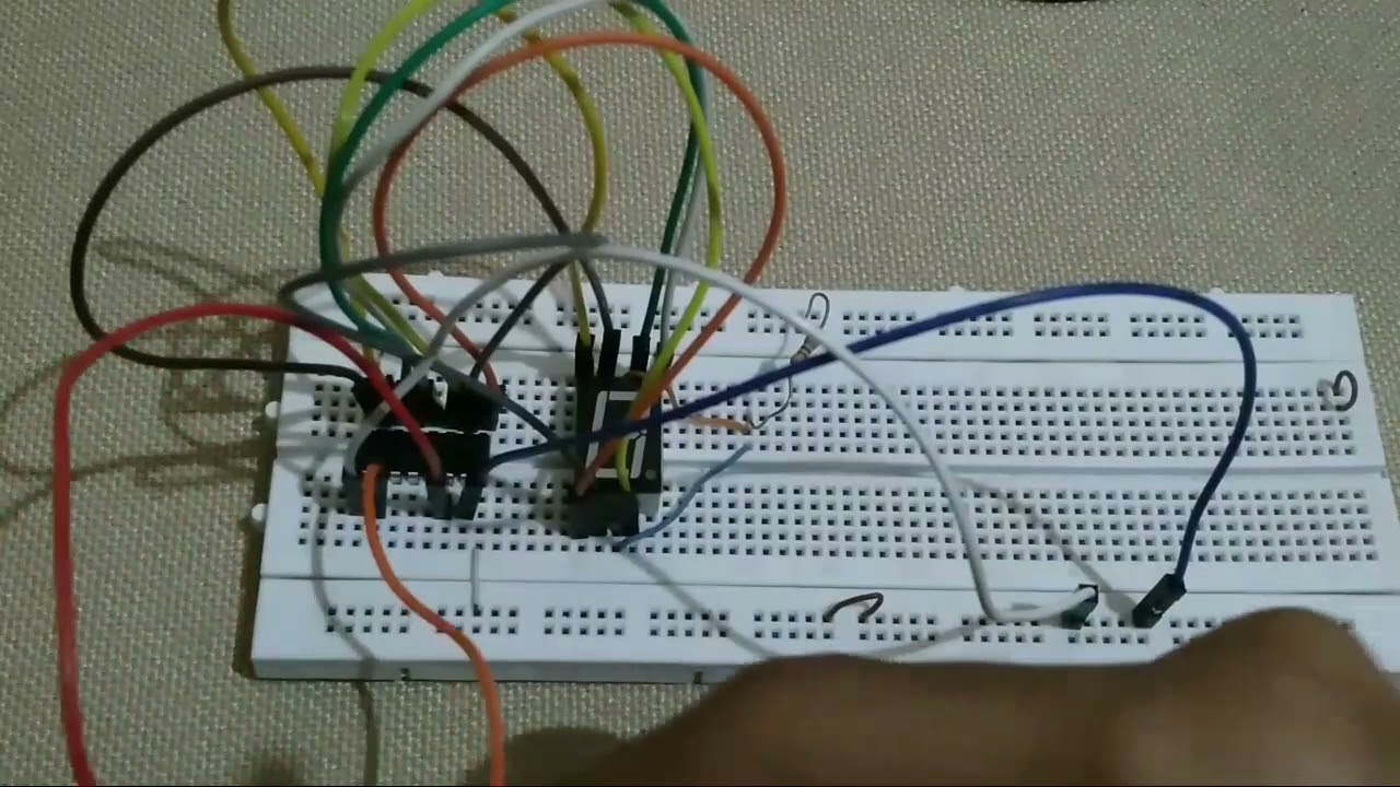 Rangkaian Decoder Dengan IC 7447 dan Seven Segment