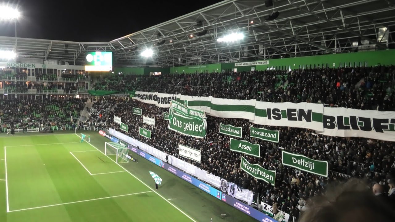 FCGroningen -Heerenveen  1-0  doelpunt  sfeeractie en  vlag in de fik