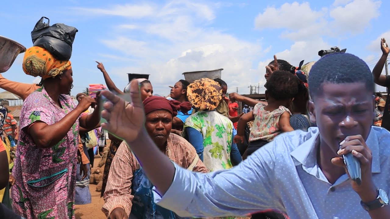 The gospel in action! Pentecost Joshua shares God's word through praise at Offinso Abofour market