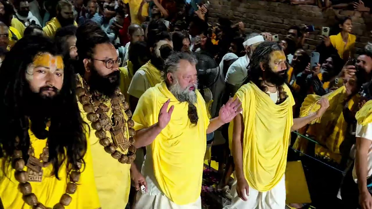 पूज्य गुरुदेव के साथ श्री राधा वल्लभ सरकार भी दर्शन देने आए। Premanandjimaharaj | bhajanmarg #love 