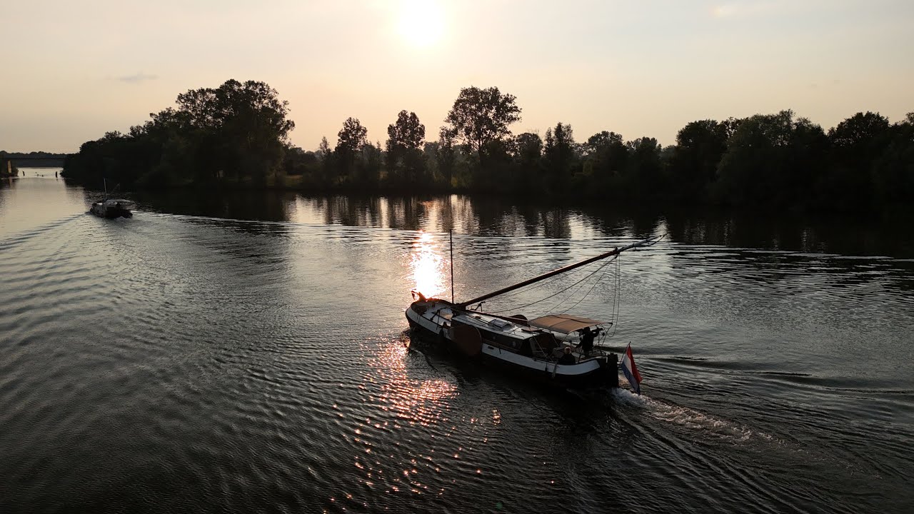 Sunset Boating Adventure to Kraaijenbergse Plassen in Cuijk! 🌅🚤