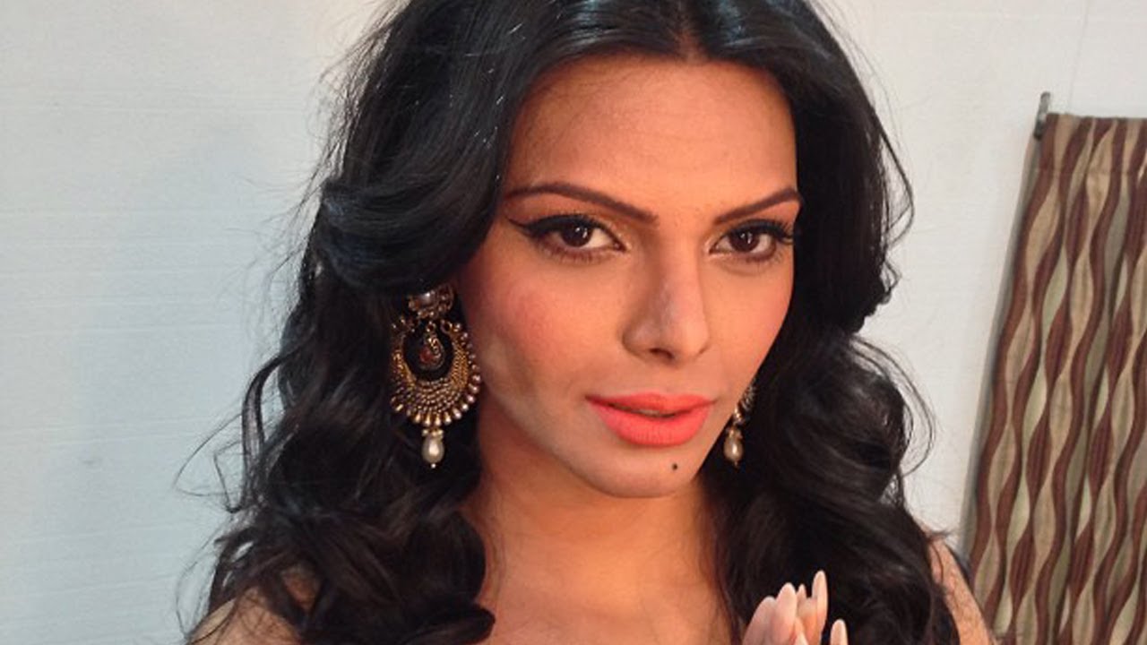 Why does Sherlyn Chopra look like Michael Jackson