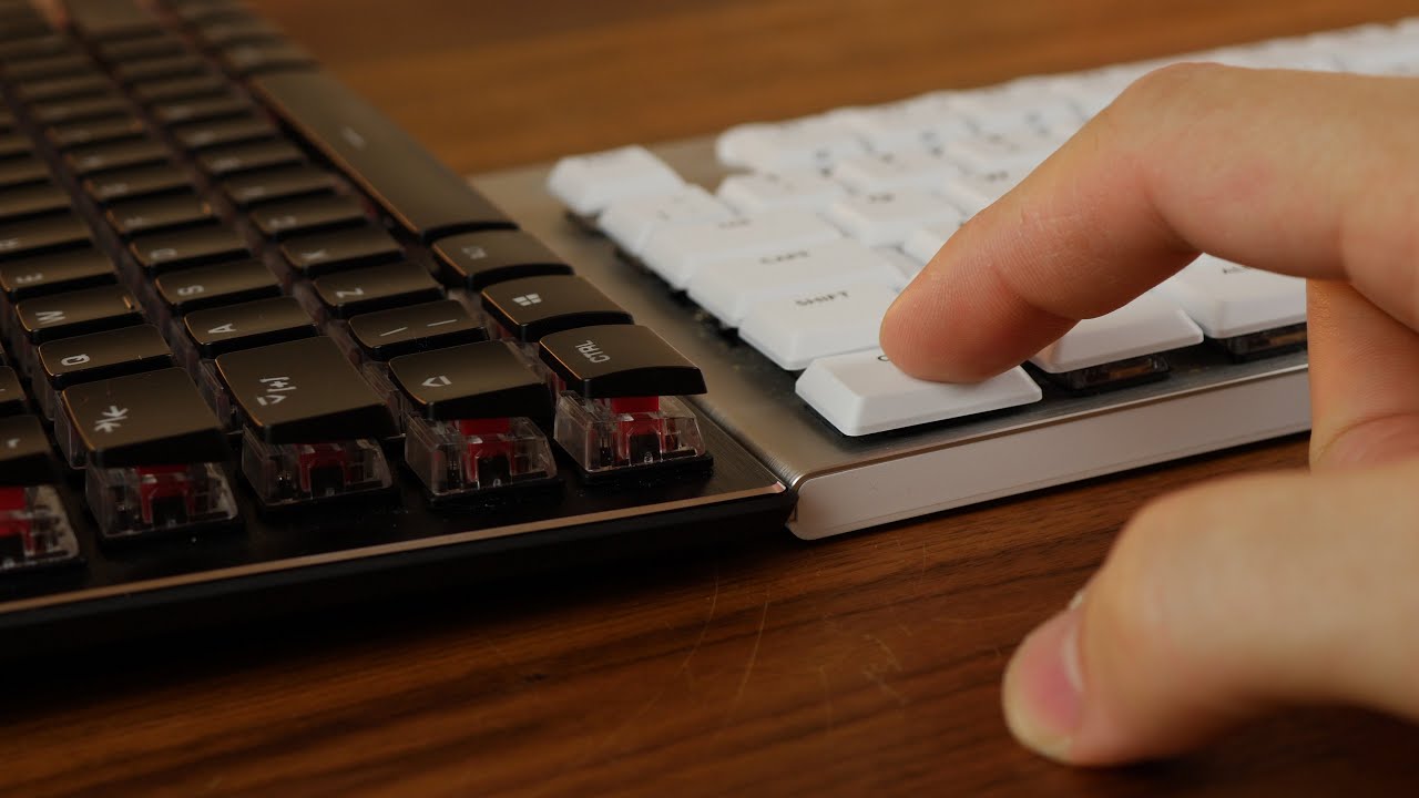 Logitech G915 vs Roccat Vulcan TKL key sounds