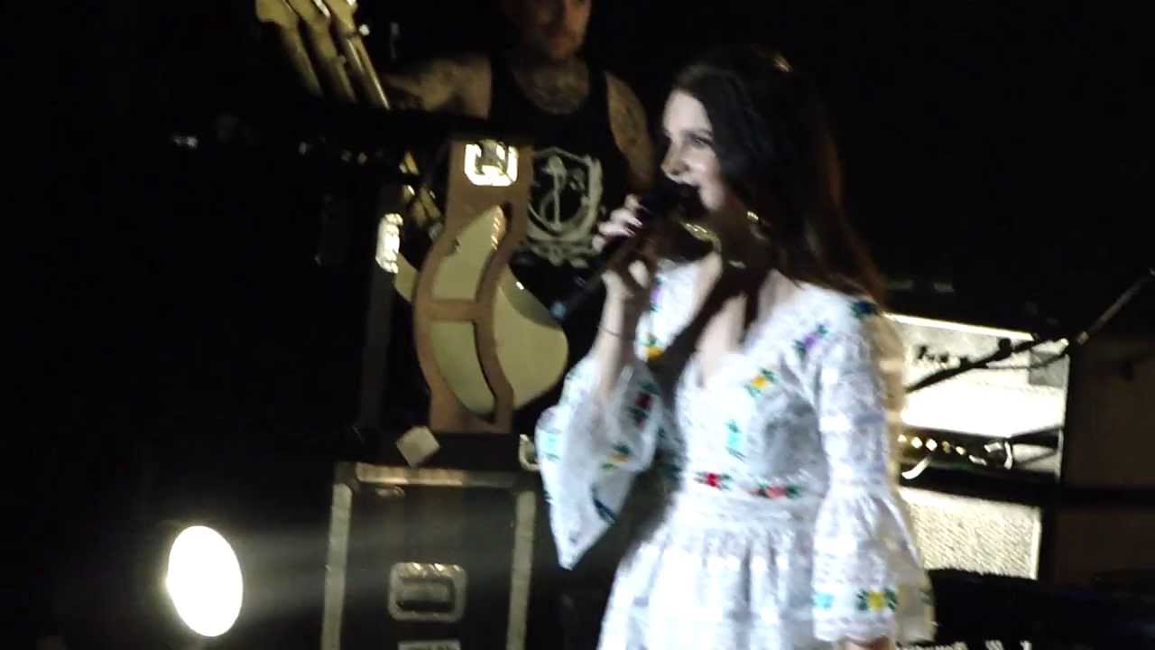 Lana Del Rey - Dark Paradise (Live in Belo Horizonte, Brazil)