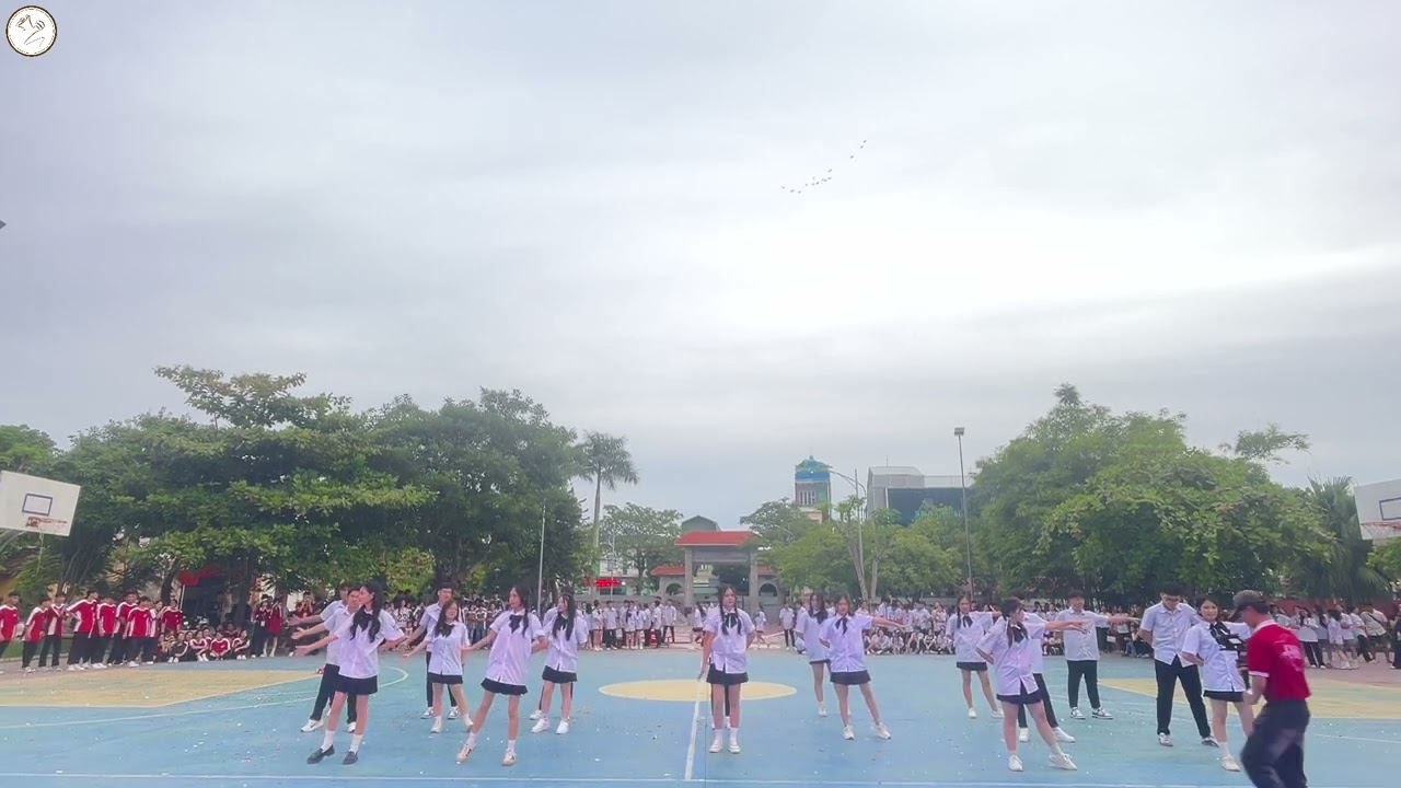 Chi Đoàn 11B5 - Mashup Sáng Mắt Chưa + Nhớ Mãi Chuyến Đi Này”