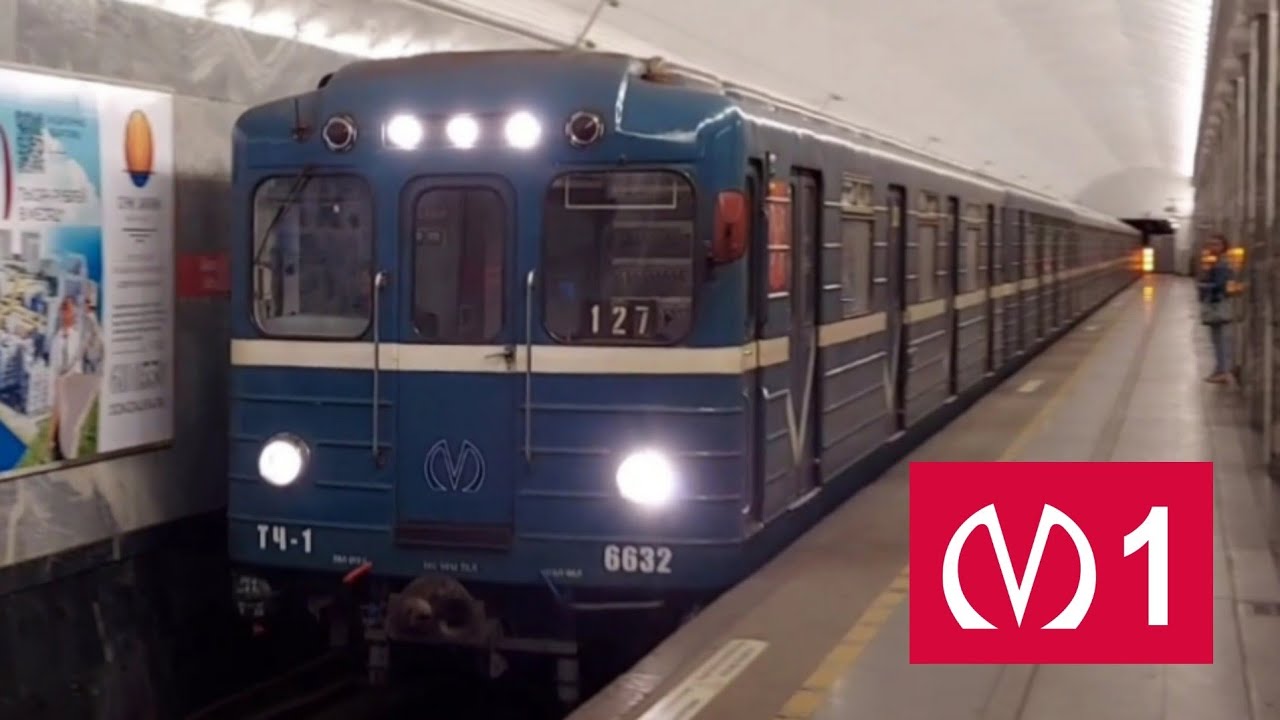 Метровагоны Ем/Ема/Емх на станции Балтийская в Санкт-Петербурге