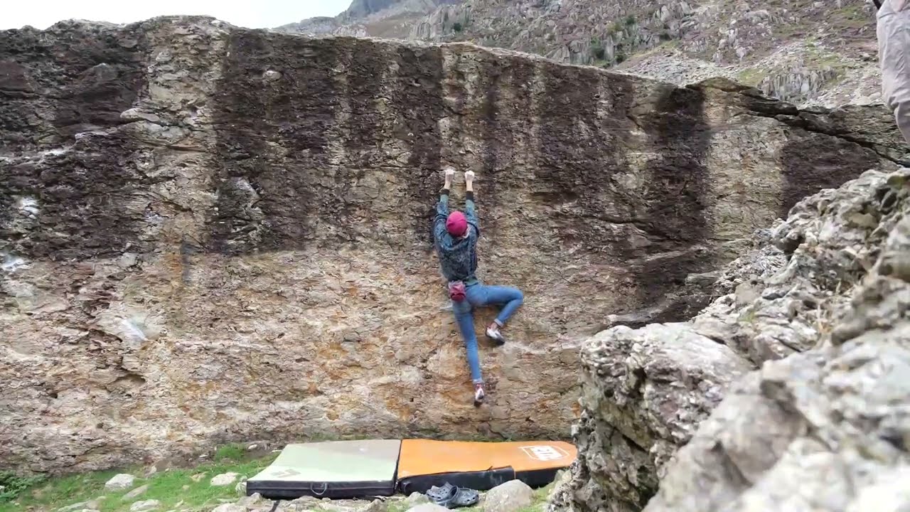 The Edge Problem, 7A (sit). Cromlech Boulders