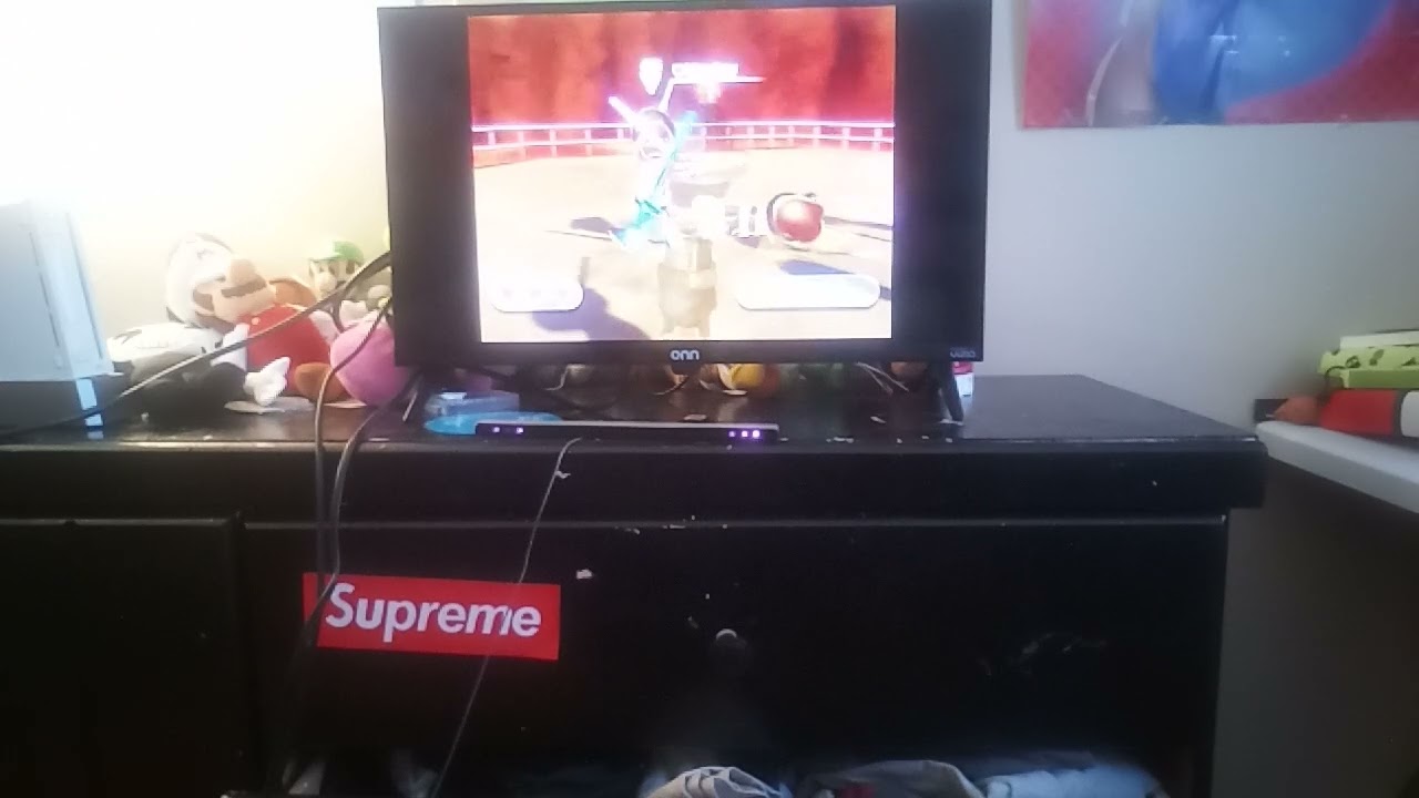 Wii sports resort Swordplay Showdown but I am hitting the other CPUs Last One