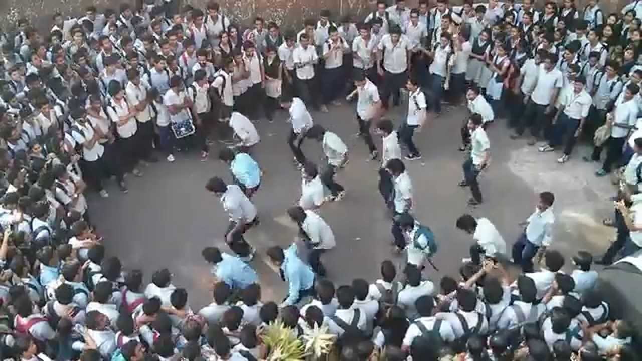 BEST FLASH MOB EVER (MAVERIX)