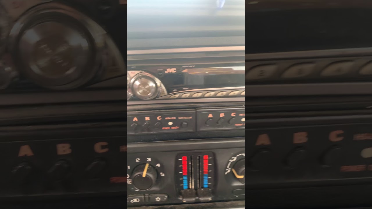 JVC KD-G340 CLOCK CHANGE