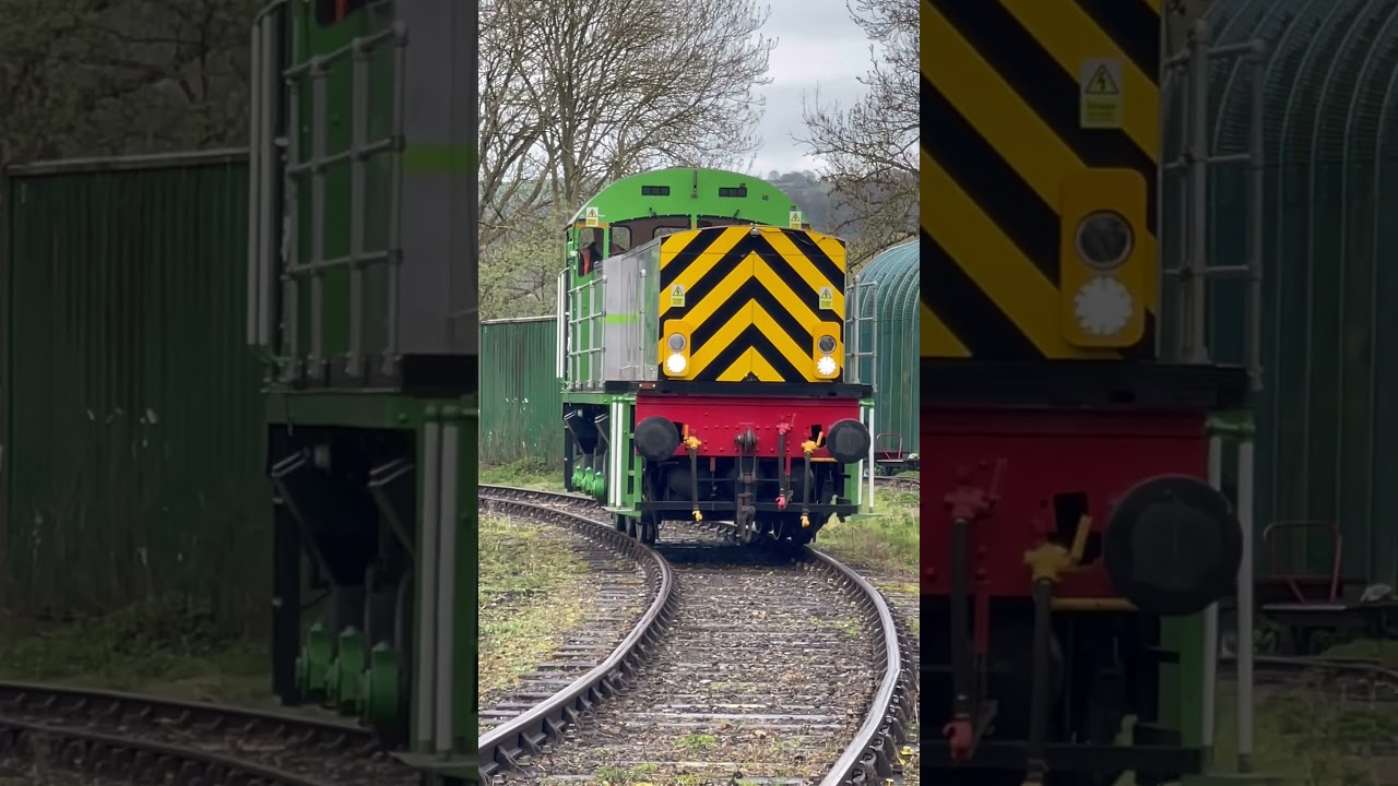 Ringing its bell. Class 08e battery shunter. #trains #batterylocomotive #railway #railwayhistory