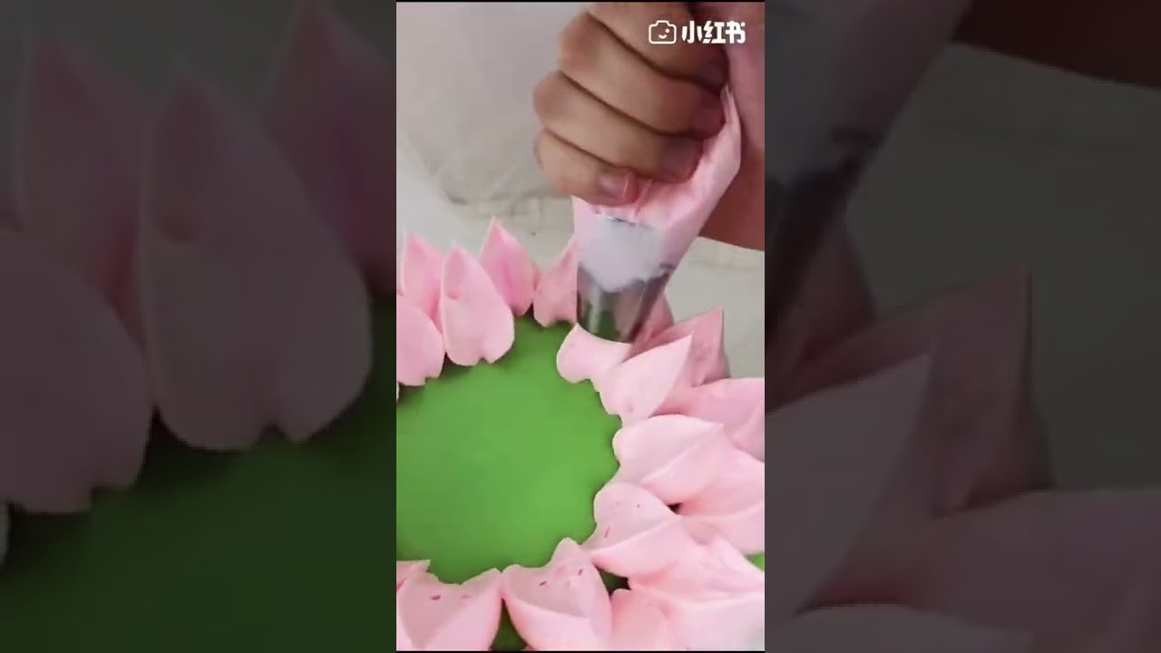 B&aacute;nh kem h&igrave;nh hoa sen 😊