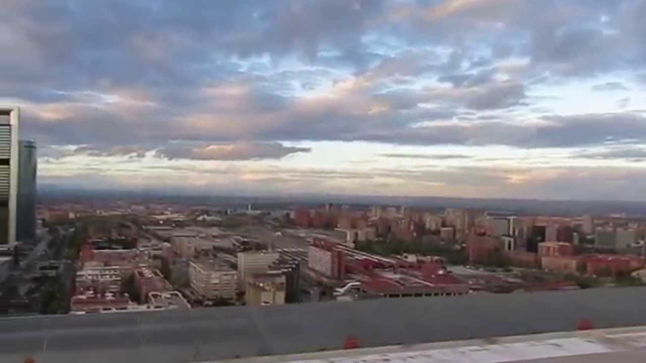 Vistas panorámicas de 360º de Madrid desde la torre Realia de las torres Kio