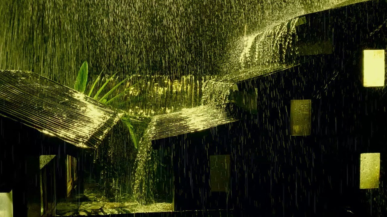 Find Sleep Again with Heavy Rain and Deafening Thunder on the Old Tin Roof in a Strange Night
