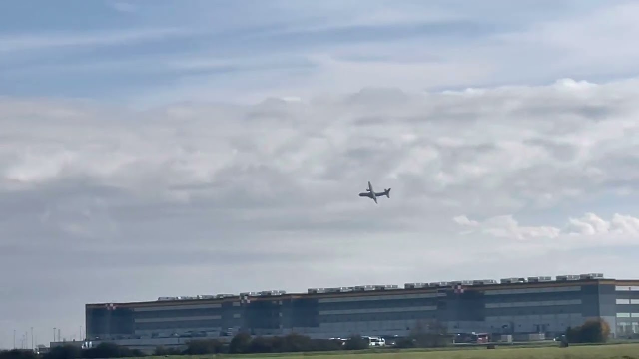 CASA C-295 na aeroklubie w Gliwicach EPGL