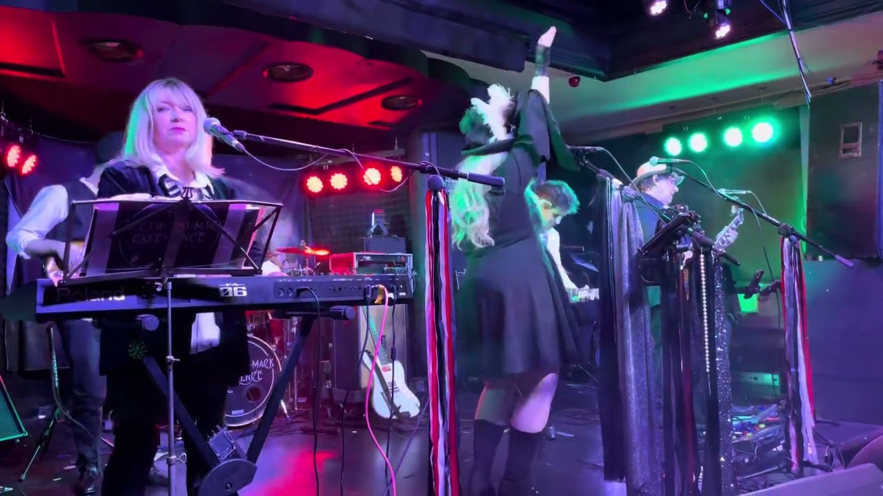 Dreams - The Fleetwood Mac Experience - Live - Billesley Rock Club - Birmingham - 04/91/25
