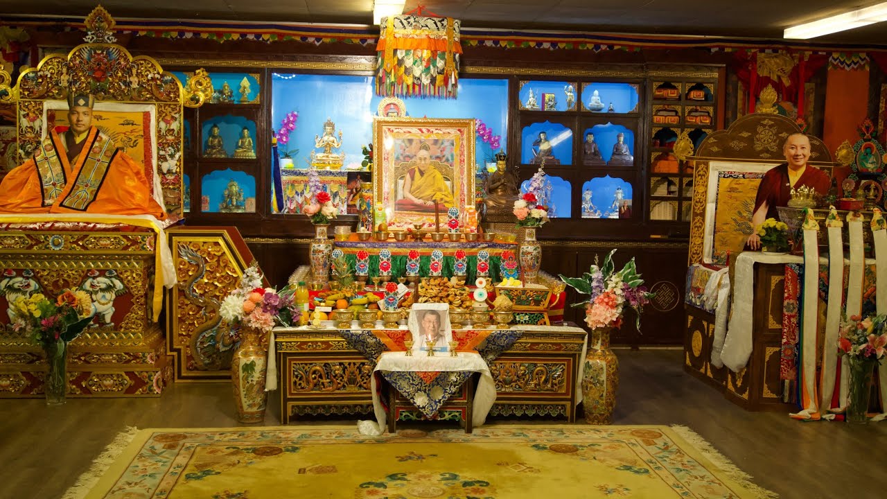 མཆོད་འབུལ་སྨོན་ལམ།