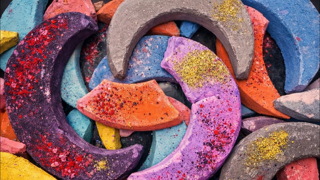 Powdered Butterfly Buttery Powdery Smash Moon shape chalk Crushing 💕 Cr @ColourChalk 