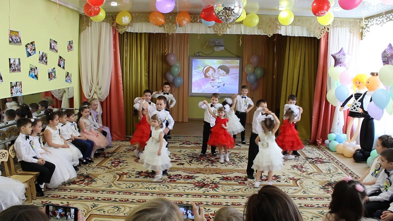 ТАНЕЦ ВЫПУСКНИКОВ С МАЛЫШАМИ