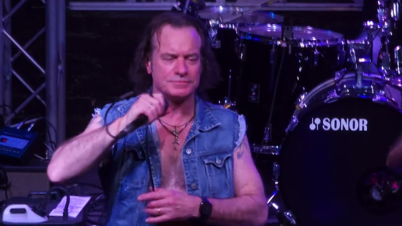 ACDC - TNT - By Thunderstruck - at Musicland Melbourne