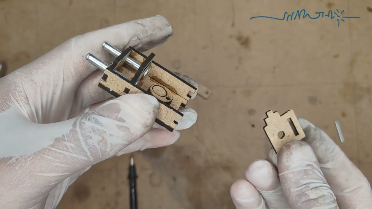 استطعت أن أصنع (57) مقبس كهربائي Electrical Socket