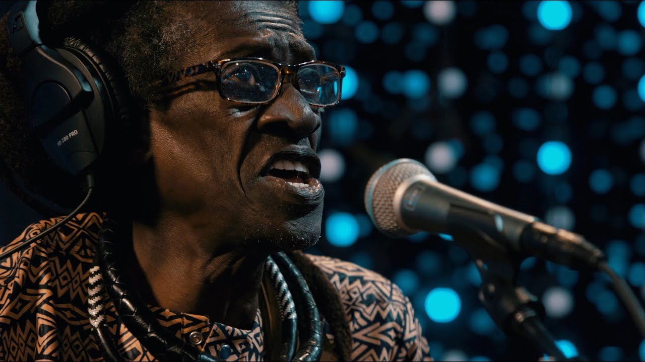 Cheikh L&ocirc; - Guiss Guiss (Live on KEXP)