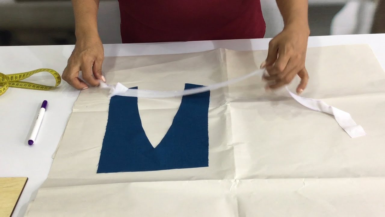COMO COLOCAR UN SESGO OCULTO O PERDIDO EN UN ESCOTE EN V.