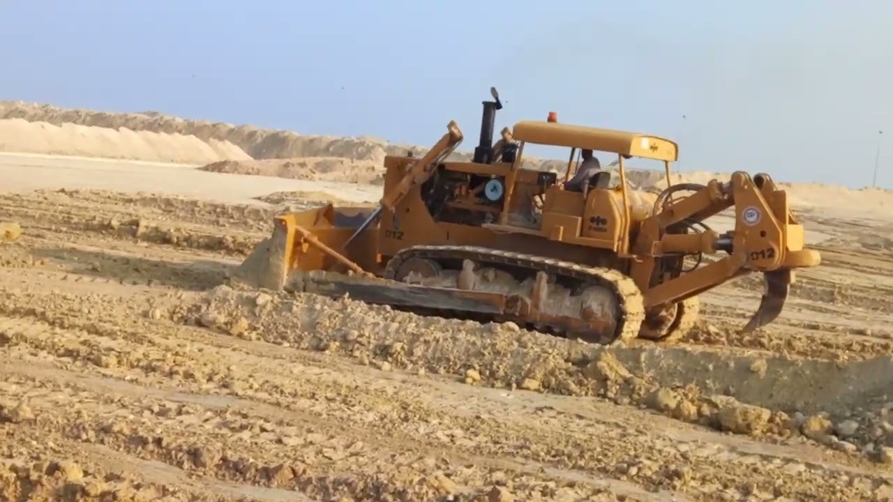 Watch this video on how the Komitsu dozer works