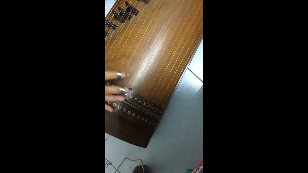 Hồn quê. ST: Nhạc Sỹ Thanh Sơn. Độc tấu đàn tranh Nguyên Kỳ (Vietnamese zither solo)