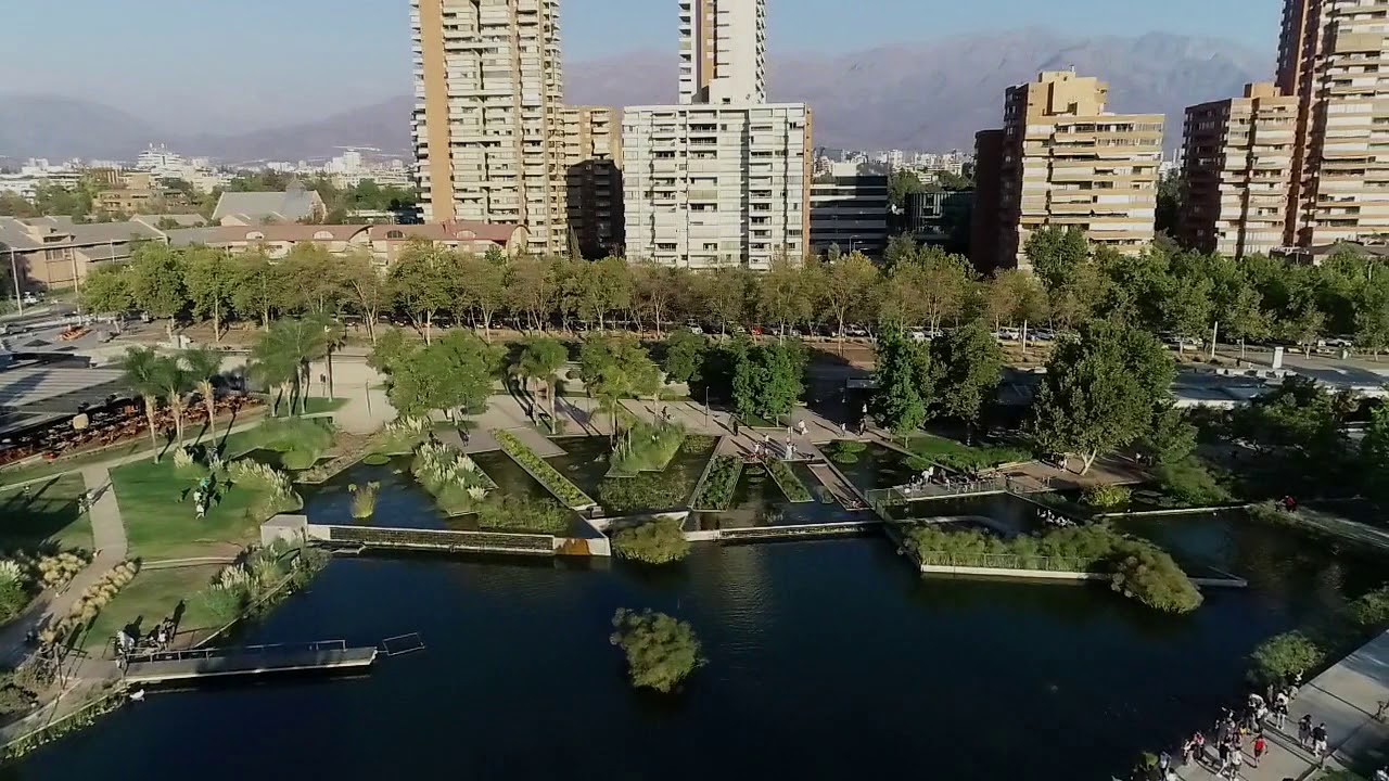 Parque Bicentenario. Vitacura - Santiago de Chile.