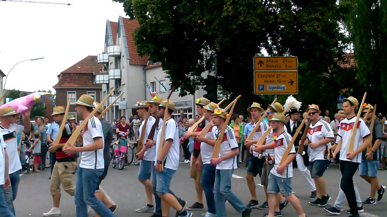 Majestät steigt aus Kutsche aus und Parade beim Schützenfest in Gemen!