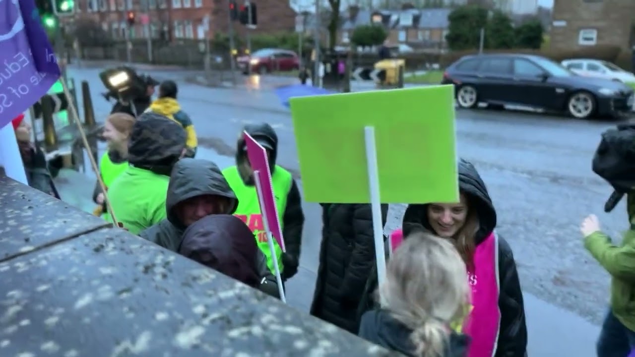 Primary schools shut across Scotland as teacher strikes begin | 5 News