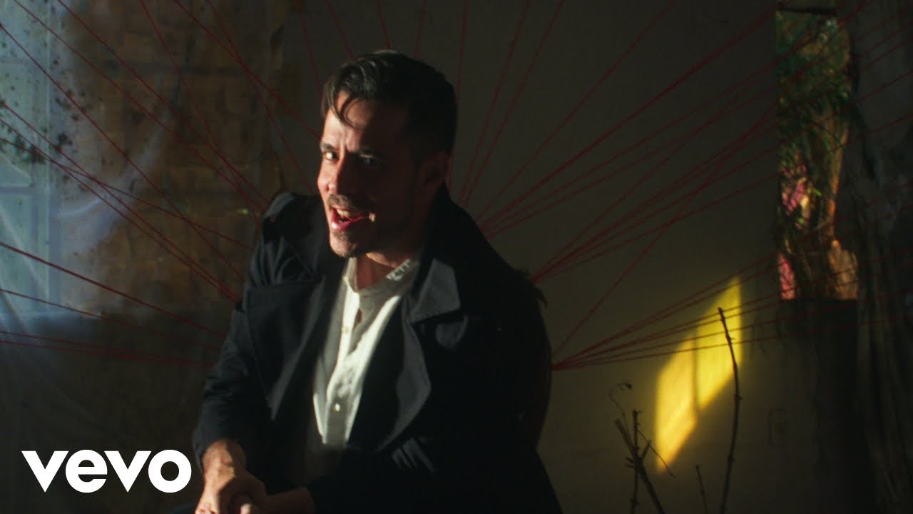 José Madero, Sofía Thompson - Dafne