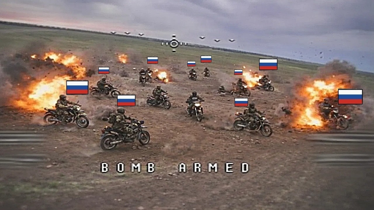 🇺🇦 Drones FPV ucranianos DESTRUYEN un gran convoy ruso de motos en segundos | Im&aacute;genes de combate